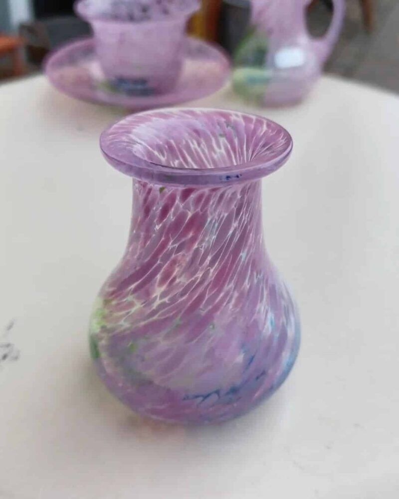 Fantastisk Kosta Boda miniature vase i farvet glas