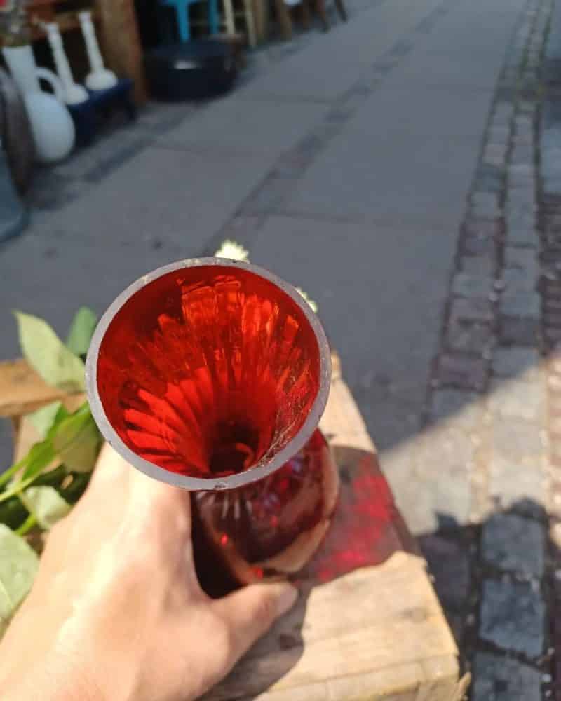 Flot rød bulp glasvase