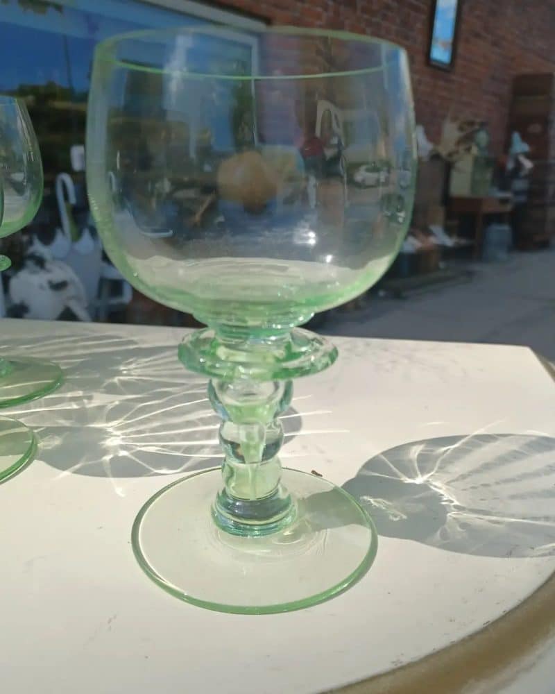 Smukke grønne hvidvinsglas
