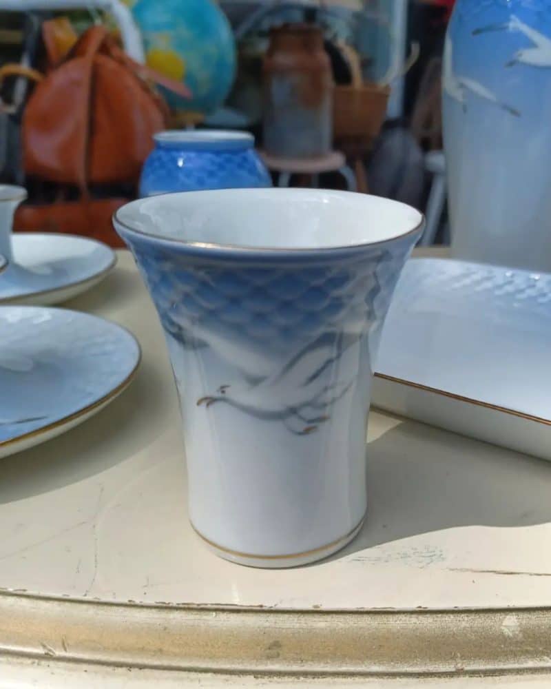 Super fin mågestels mini vase med guldkant fra Bing & Grøndahl