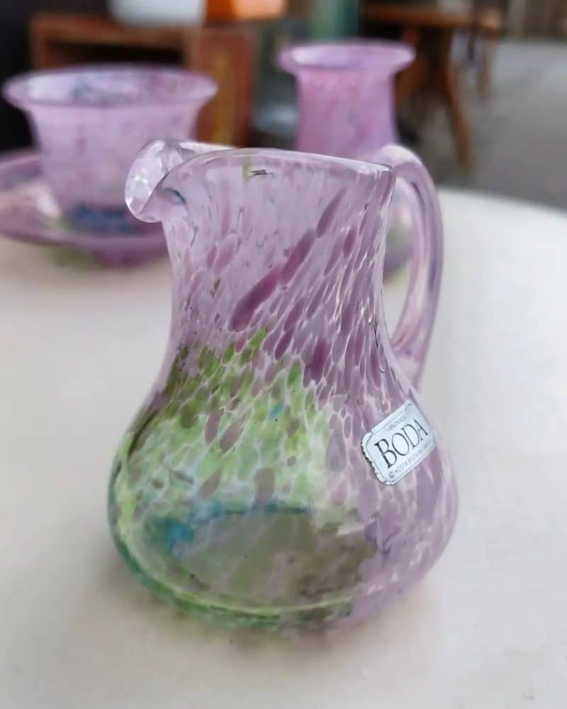 Fantastisk Kosta Boda miniature kande i farvet glas