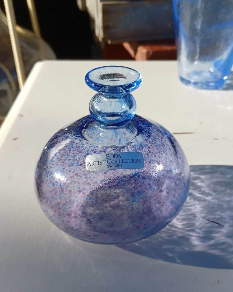 Fantastisk vintage Kosta boda Puple Blue Art glas vase fra 1986.