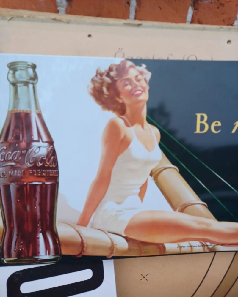 Rigtig fint reklame skilt fra Coca Cola.