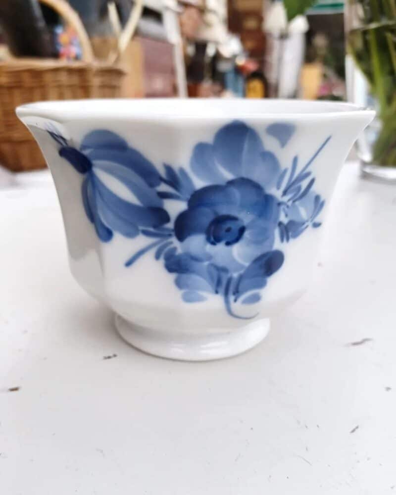 Skøn skylleskål fra Blå blomst stellet fra Royal Copenhagen