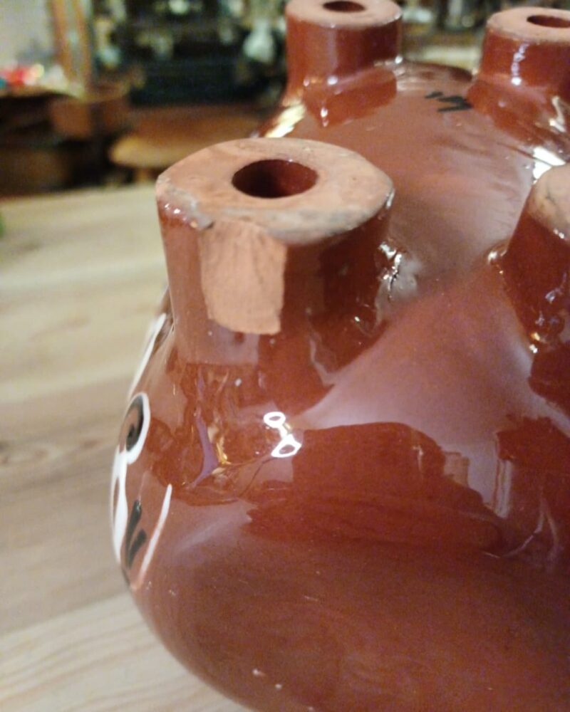 Super fin gammel keramik sparegris med brun glasur og skønt mønstre. 