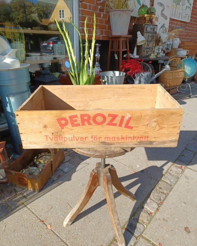 Skøn ældre Perozil vaskepulver kasse.