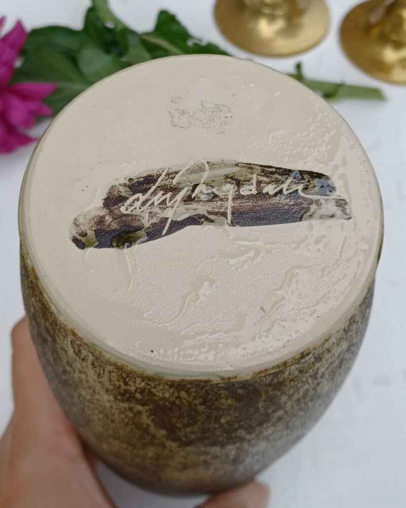 Flot keramik vase med mønstre