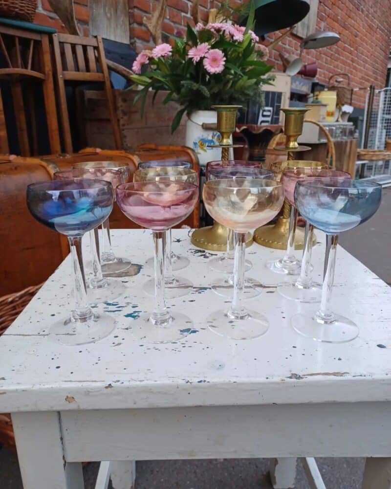 Skal nytåret fejres med en lille likør så har vi lige fået disse fantastiske farvet likør glas.