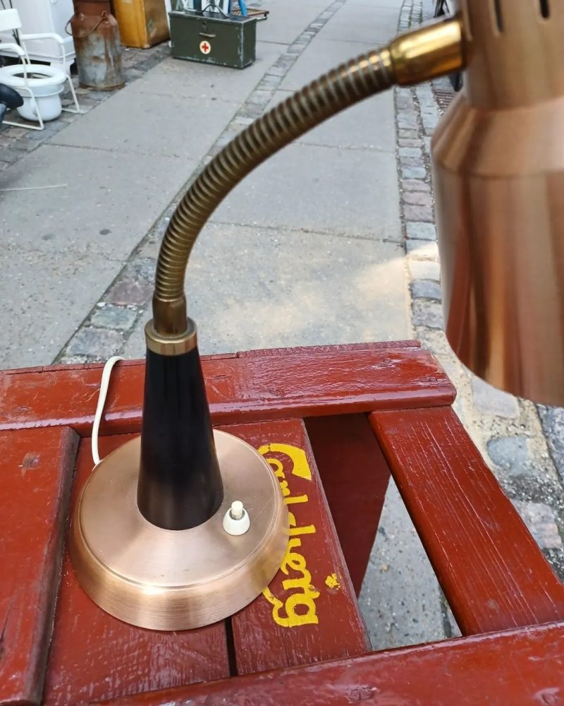 Fantastisk svensk Gemi lampe med kobber og bakelit.