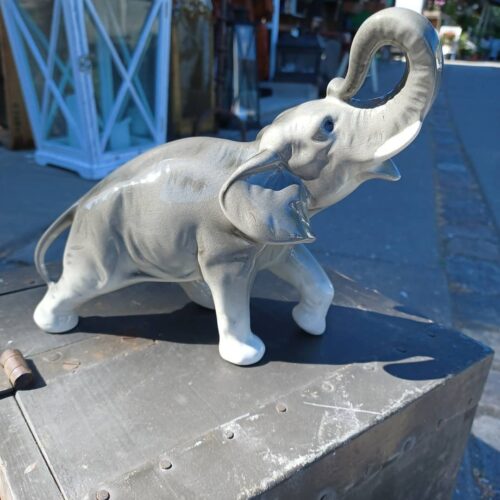 Rigtig flot Cortendorf keramik elefant.