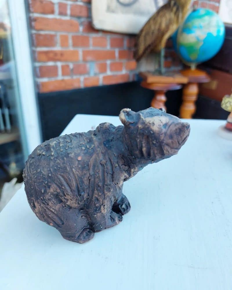 Skøn håndlavet keramik bjørn fra ”TIlgmans Keramik”.