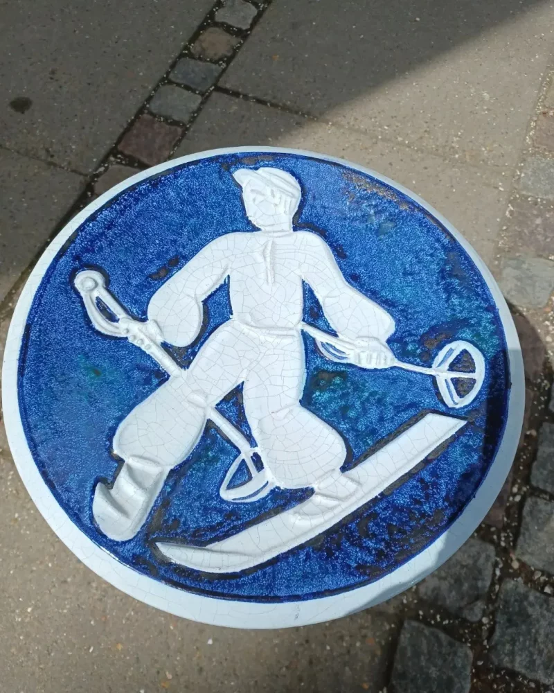 Keramik fad med skiløber