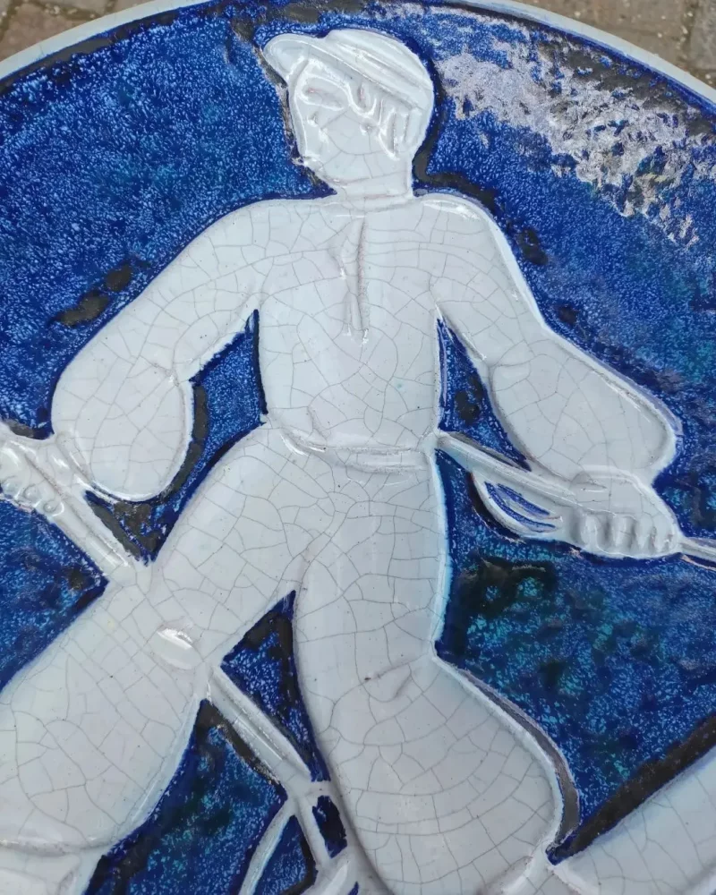 Keramik fad med skiløber