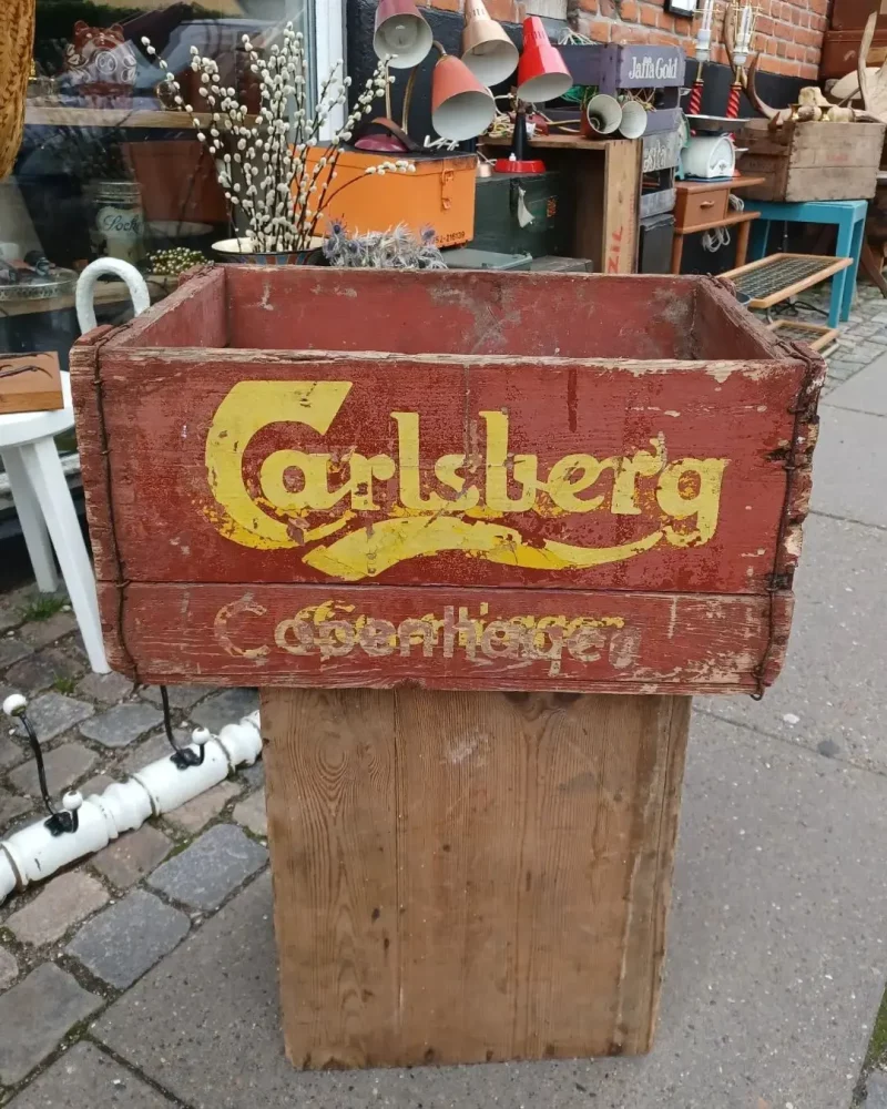 Skøn gammel og velkendt ølkasse fra Carlsberg.