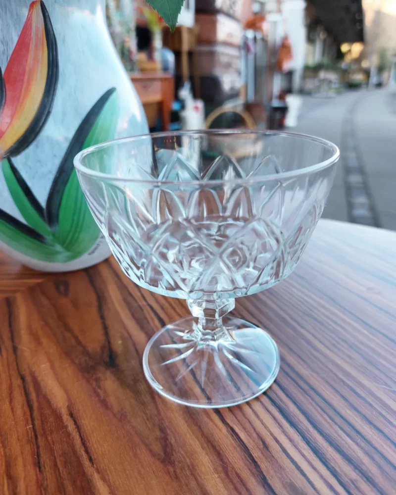 Super smukke gamle krystal champagneskåle muligvis franske Reims Harlekin glas.