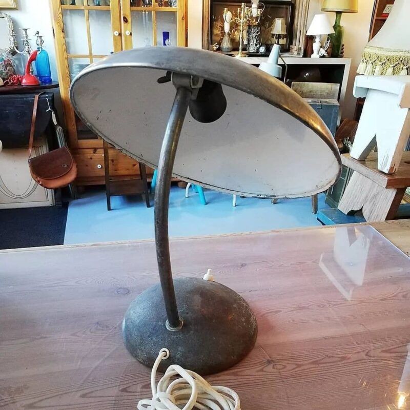 Skøn Bauhaus inspireret bordlampe