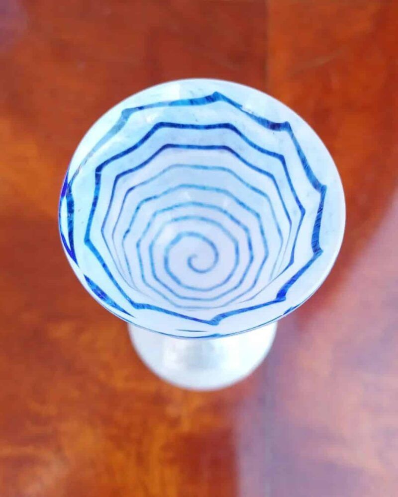 Fantastisk Kosta Boda miniature glas i hvid og blåt glas