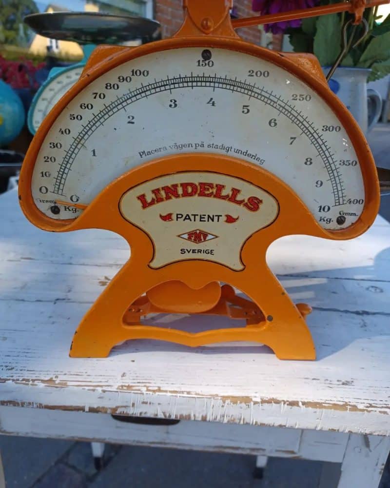 Fantastisk gammel vægt fra Lindells.