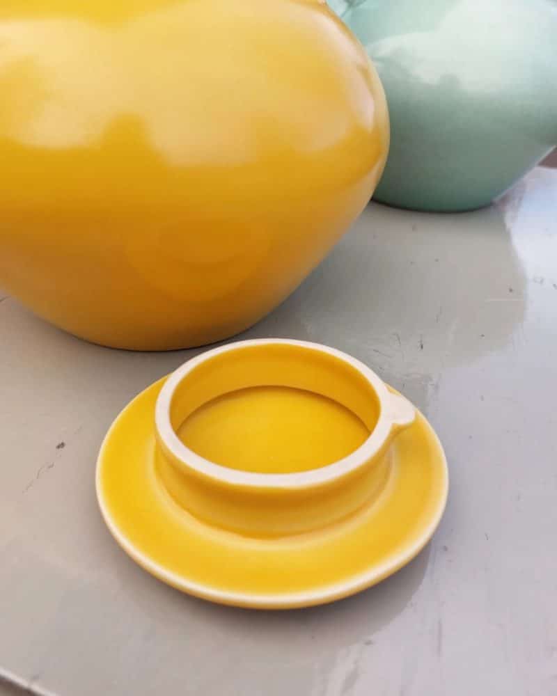 Fantastisk gul keramik tekande fra Höganäs. 