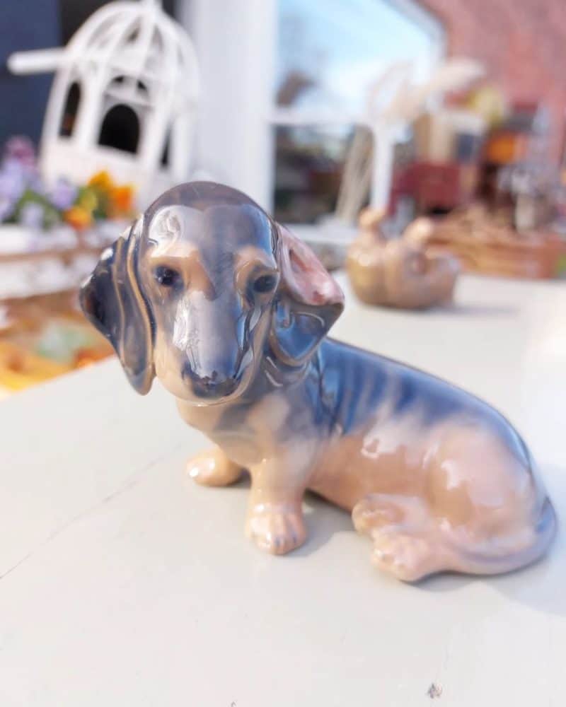 Skøn Royal Copenhagen porcelænsfigur af Gravhund.