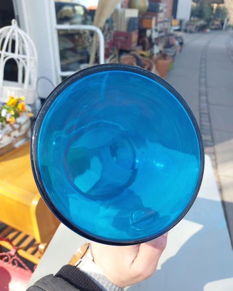 Se lige denne flotte blå glas kande fra "Glaset" Sverige.