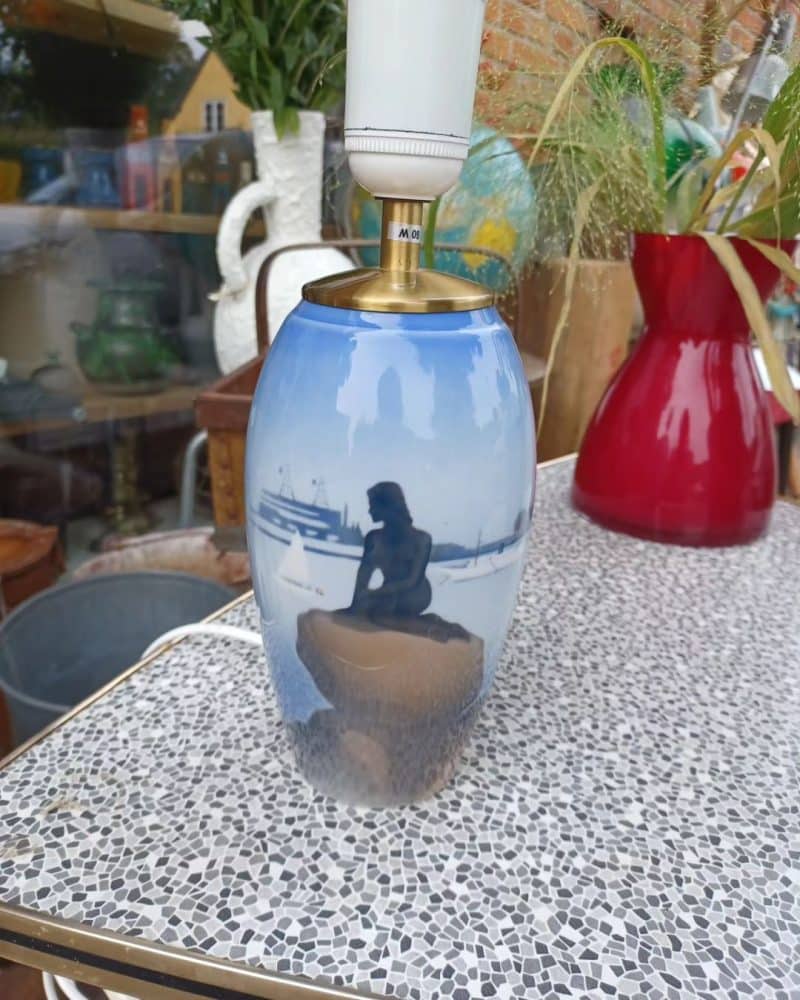 Prøv lige, at se denne skønne Bing og Grøndahl lampe med Den lille havfrue