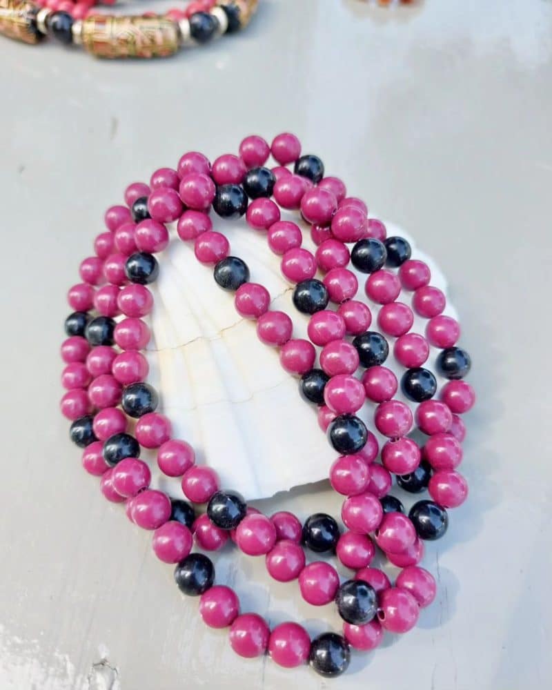 Smuk retro bijouteri halskæde med træ perler.