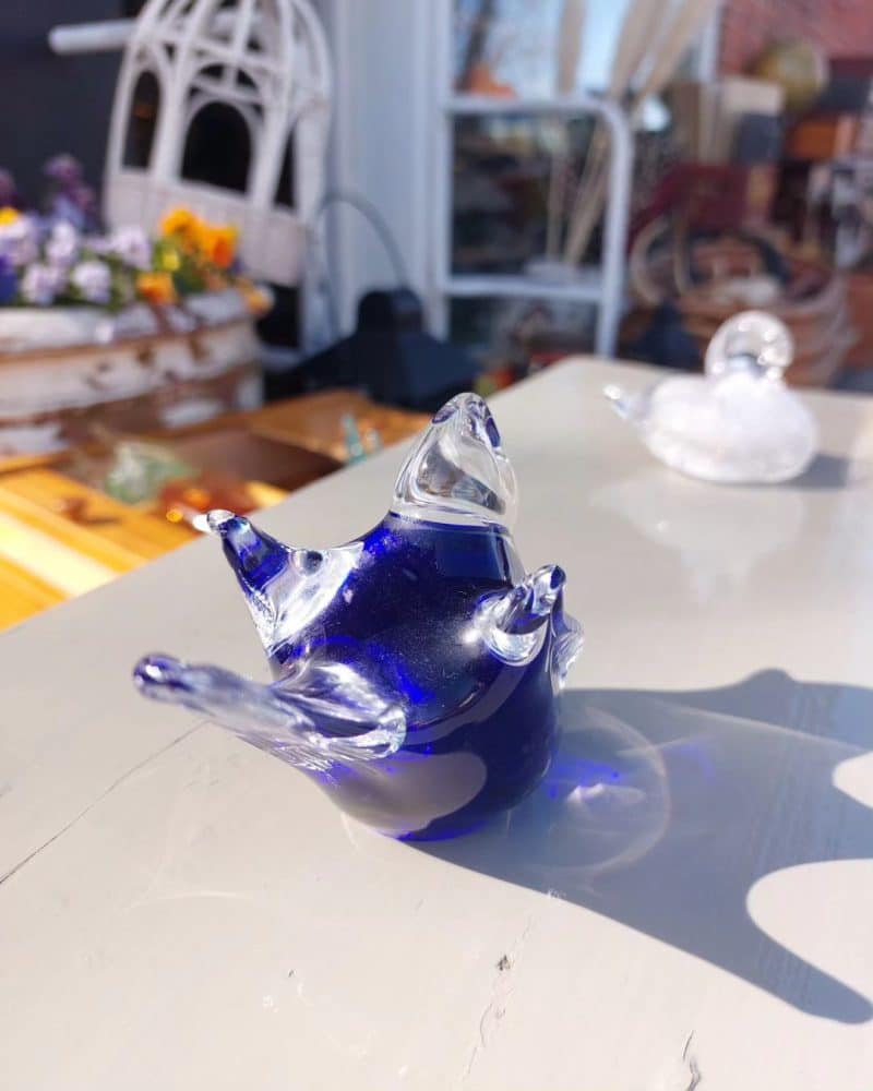 Smuk glas fugl muligvis fra Bergdala i blåt glas
