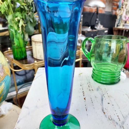 Utrolig smuk glas vase, i blå og grøn, fra svenske Orrefors.