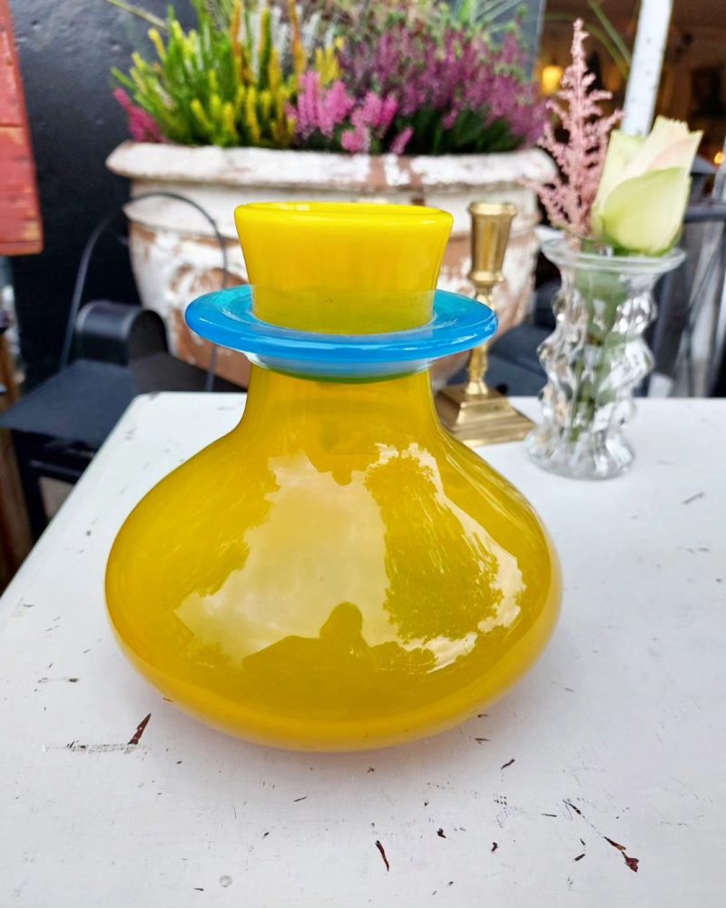 Smuk gul og blå Erik Höglund vase lavet for Boda.