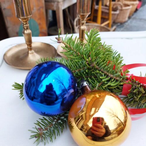 Fantastisk flotte og gamle julekugle i guld og kobolt blå