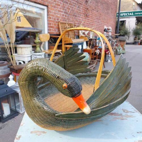 Skøn flet kurv fra 70’erne udformet som en grøn svane