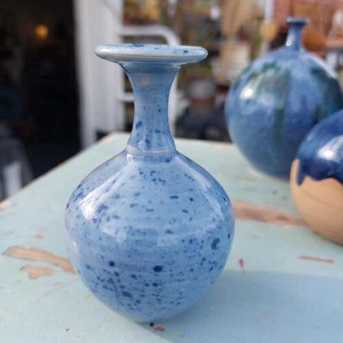Fantastisk keramik vase med blå og lyseblå glasur.