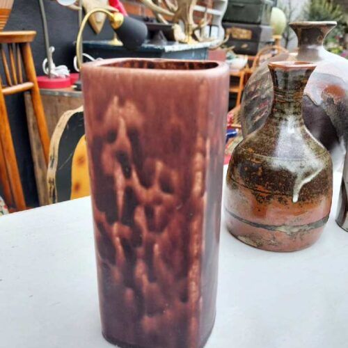 Smuk keramik vase i rødbrun glasur.